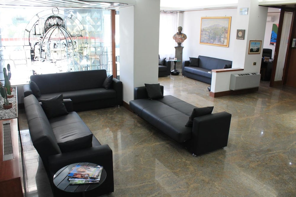Augustus Hotel 15/29