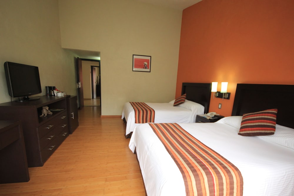 Villa Mercedes San Cristobal 18/75