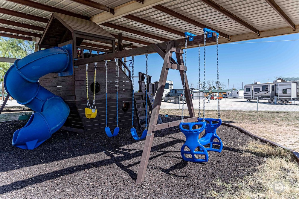Elite Cabins and RV Park 32/51