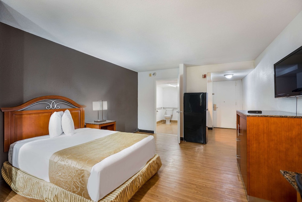 OYO Hotel Orlando Airport 15/32