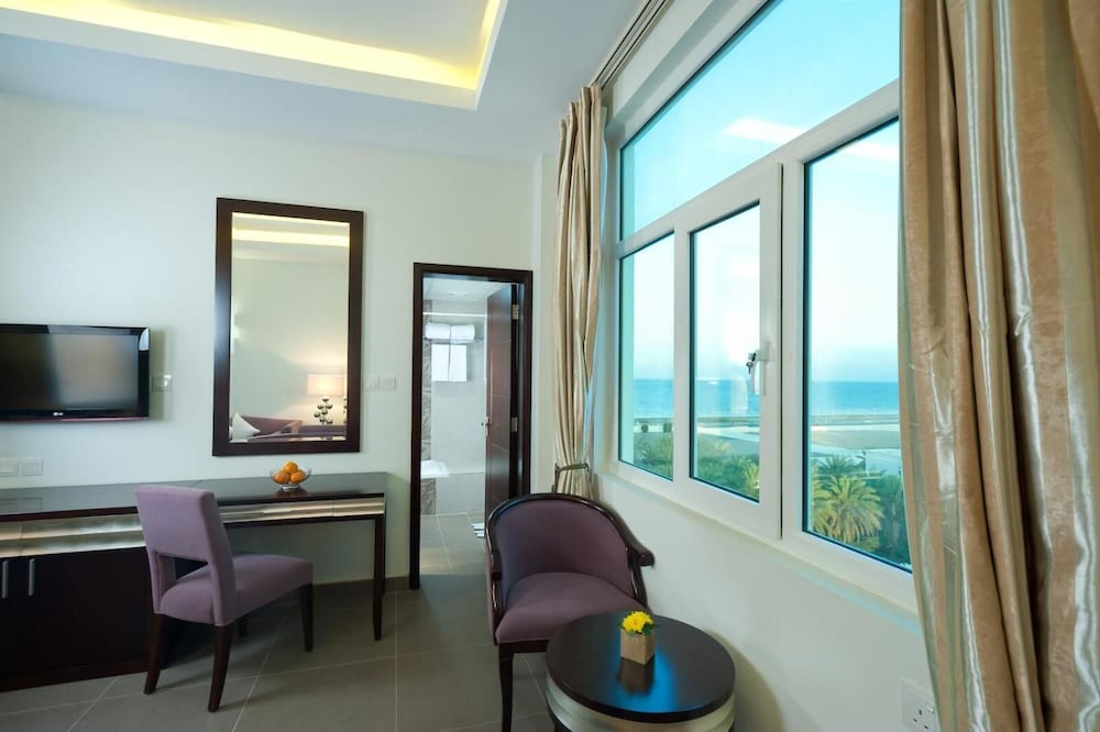 Al Hail Waves Hotel Managed By Centara 53/78