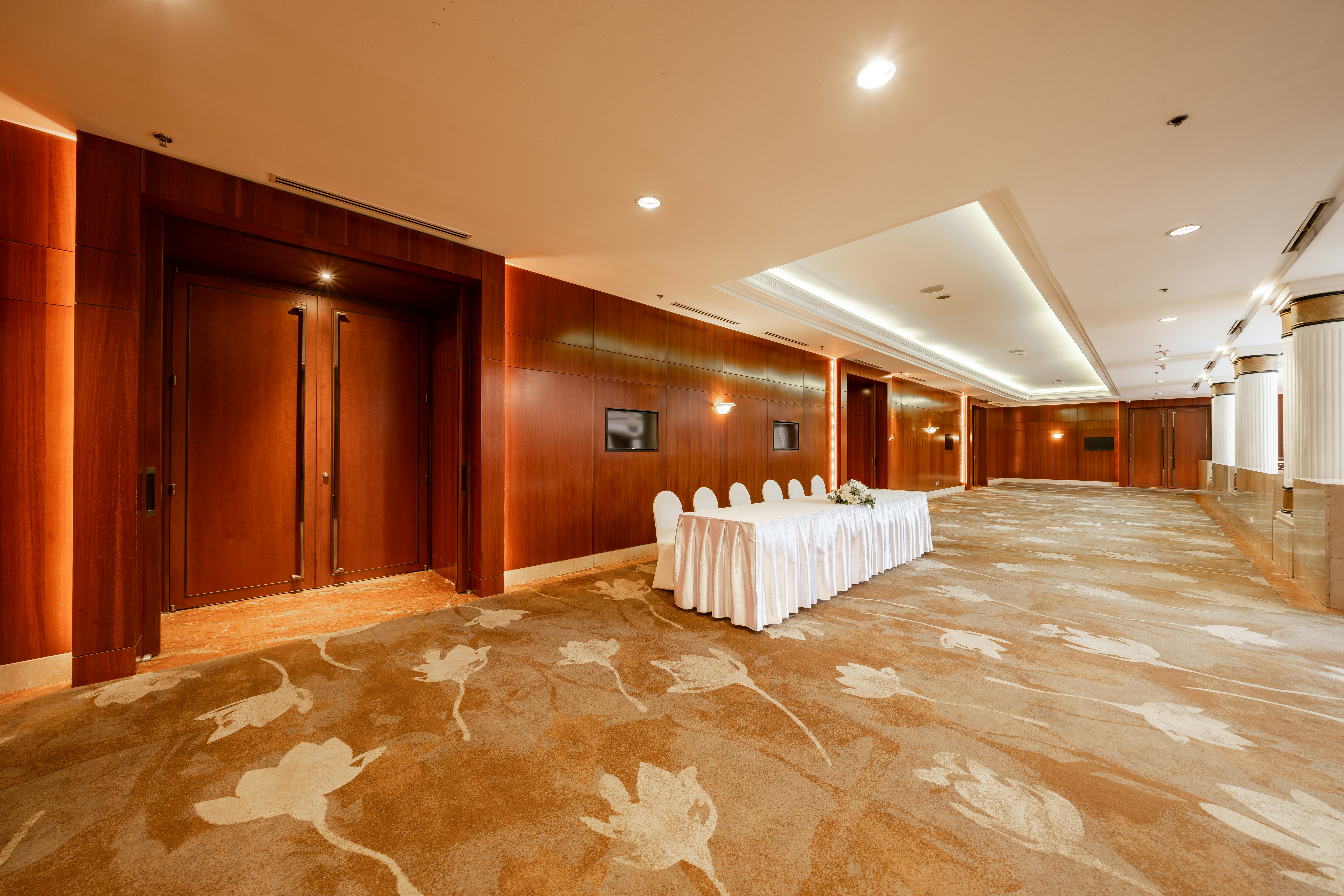 Lotte Hotel Saigon 9/50