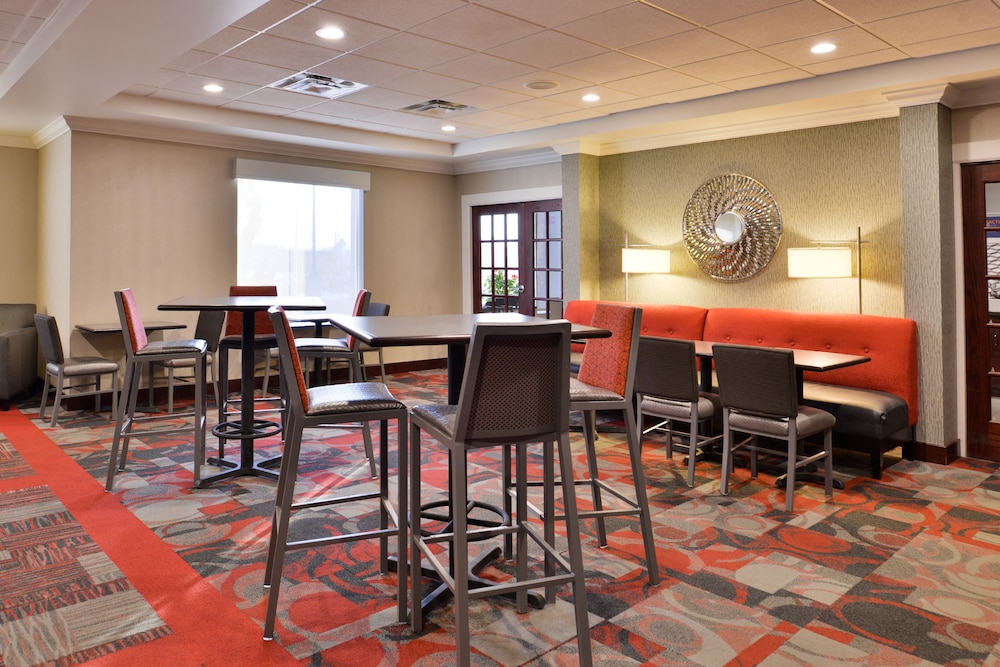 HOLIDAY INN EXPRESS CANANDAIGUA - FINGER LAKES 49/56