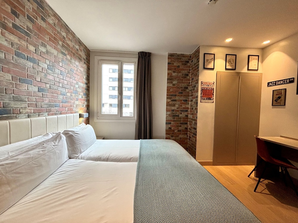 Colectia Hotel Urumea 28/76