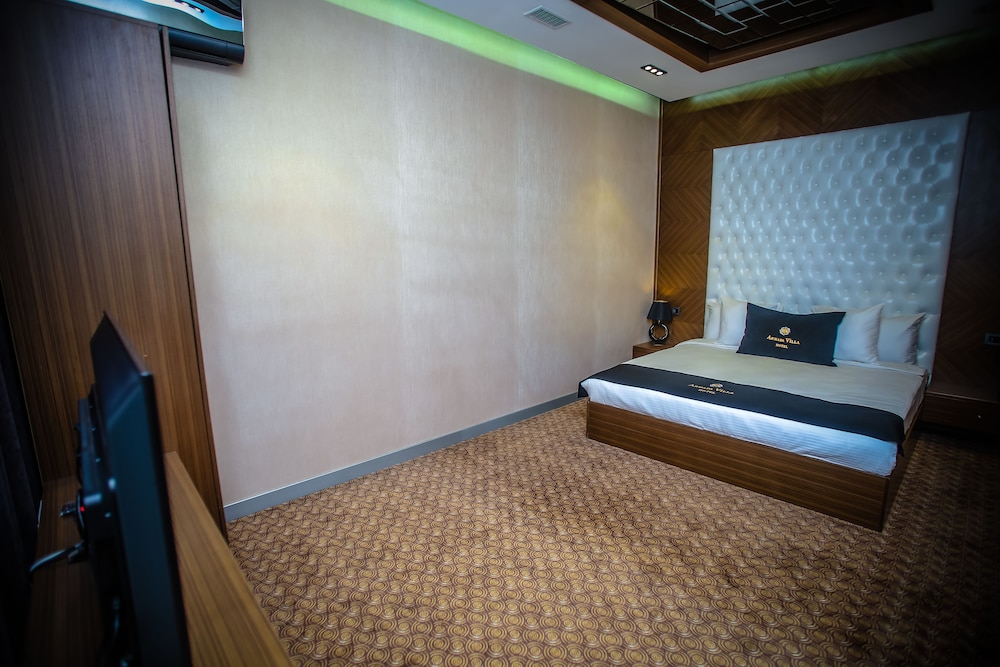 COMFORT, SUITE, KING BED