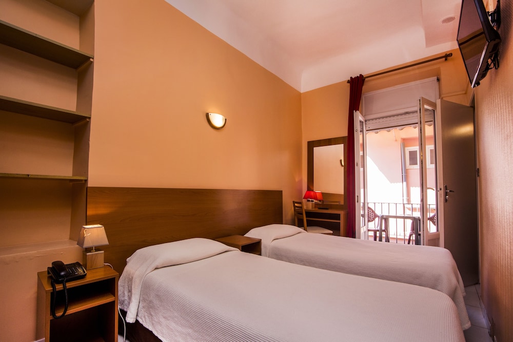 Le Dauphin Hotel 7/54
