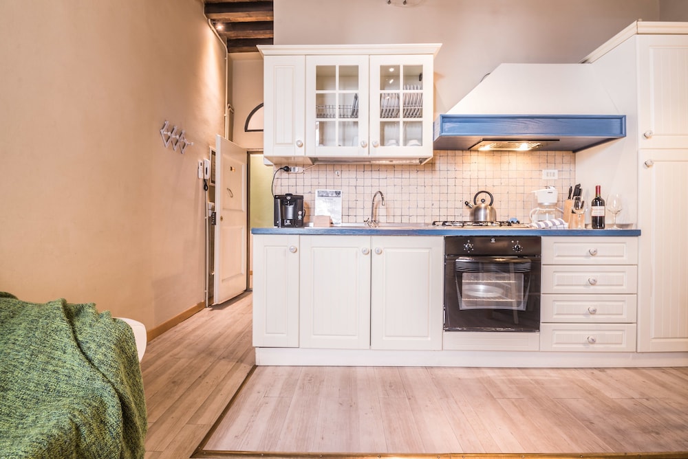 A Few Steps to The Duomo Enchanting 2BD Apt 2/19