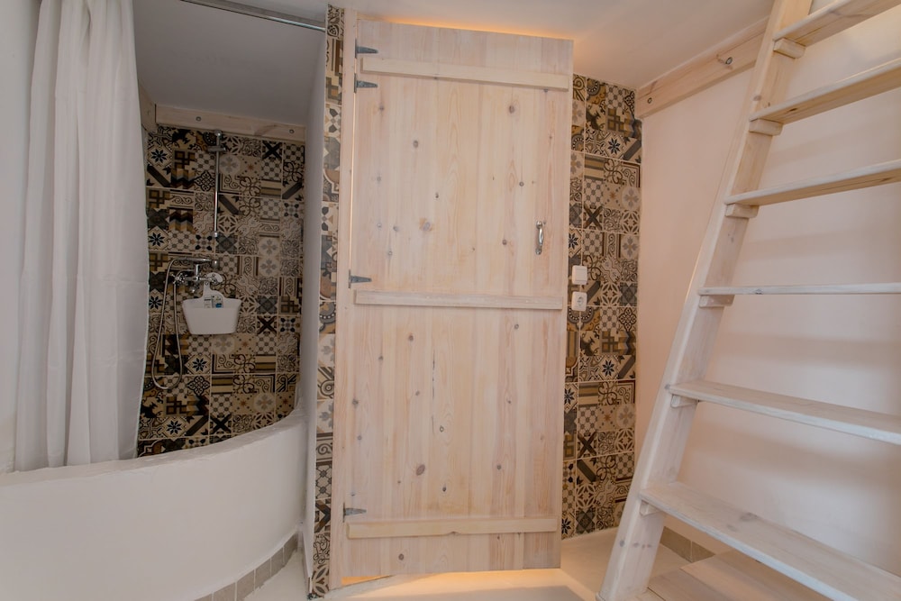 Mascot Boutique Hotel 48/50