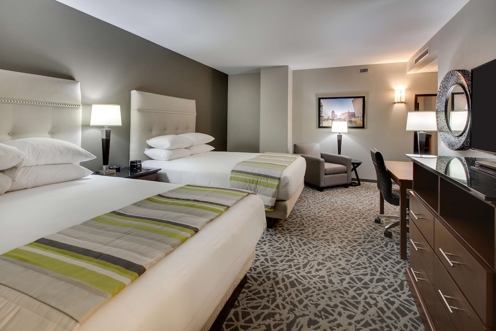 Drury Plaza Hotel Milwaukee Downtown 12/50
