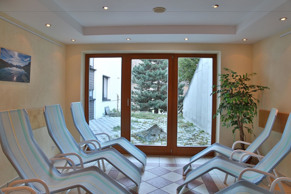 Pension Neururer 32/50