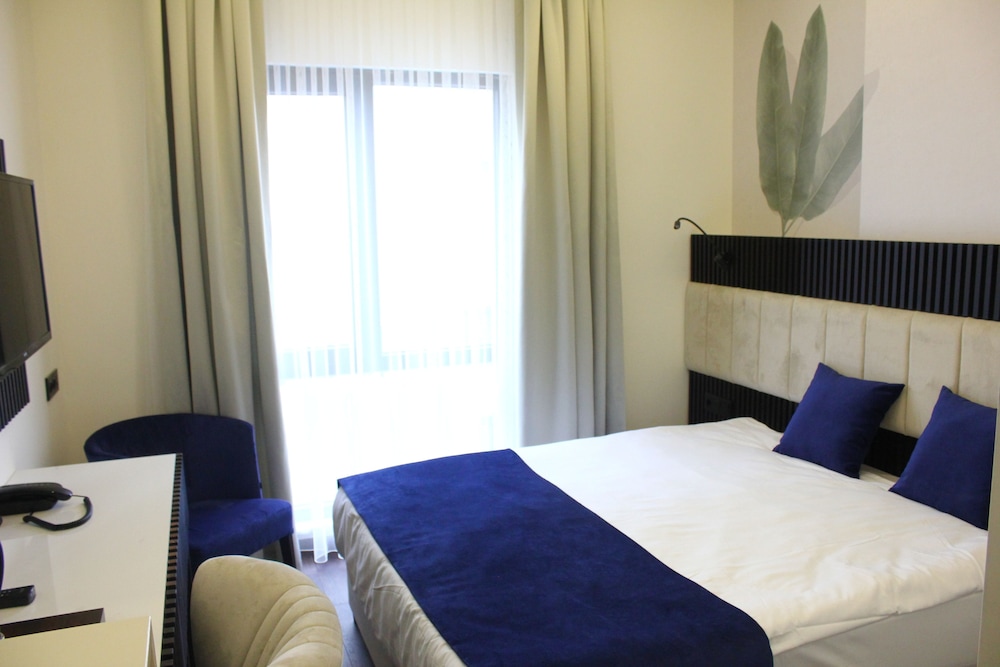 Kavala Hotel 12/50