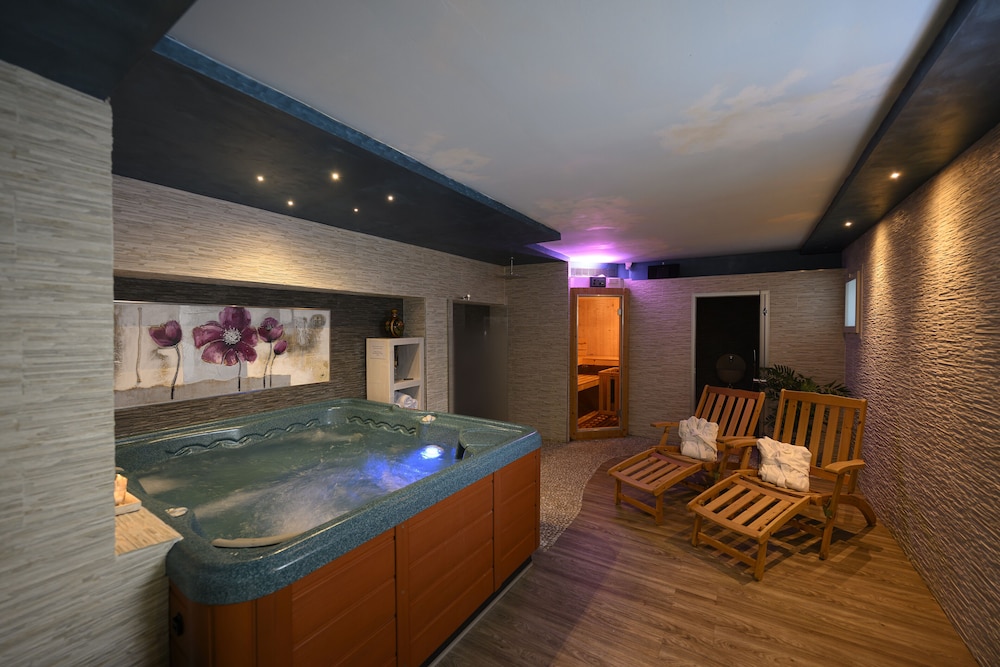 Hotel Riviera 23/50