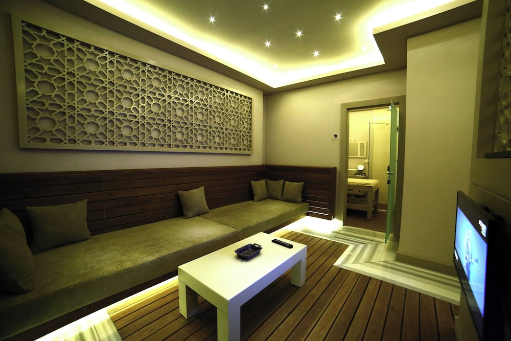 Costa Farilya Special Class Hotel 50/71