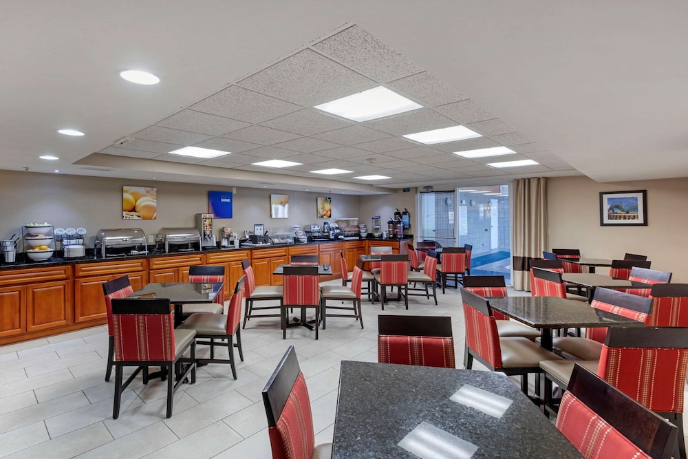 Comfort Inn Suites Jackson West Bend 31/38