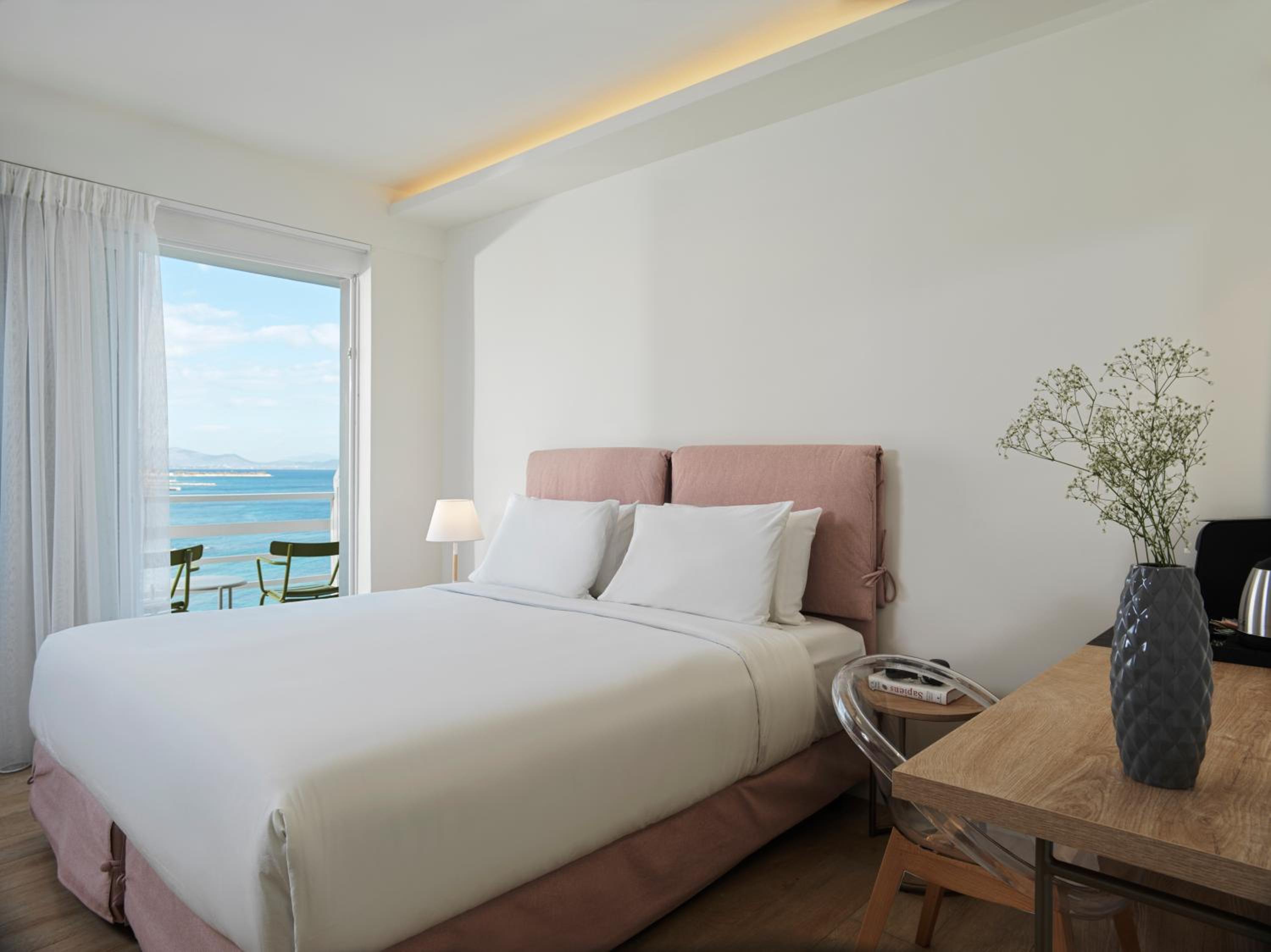 Superior, Suite, Side Sea View
