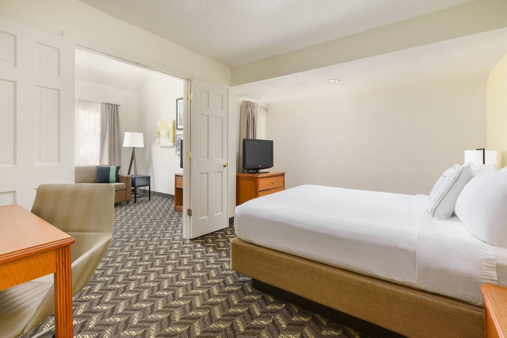 Residence Inn by Marriott Hartford/Windsor 7/30