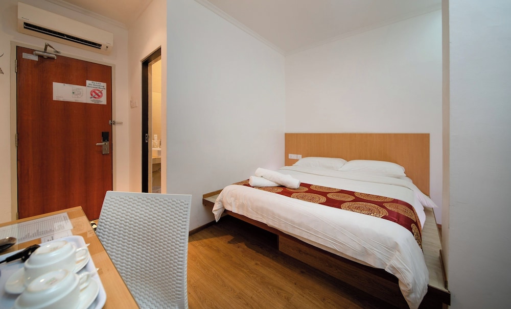 1 Million Hotel 19/75