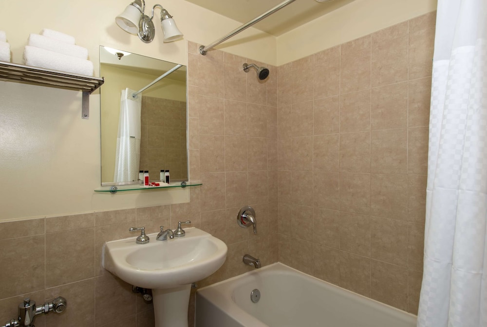 Travelodge By Wyndham Downtown Chicago 13/34