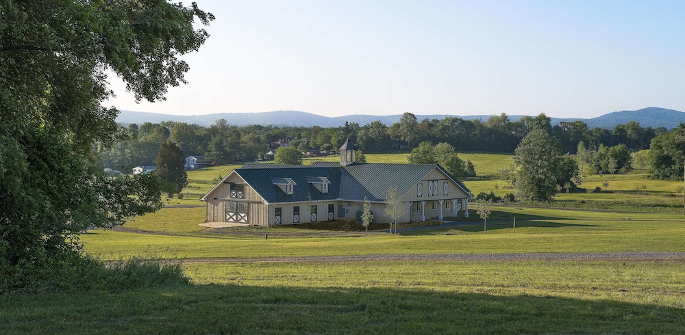 Salamander Resort And Spa 52/61