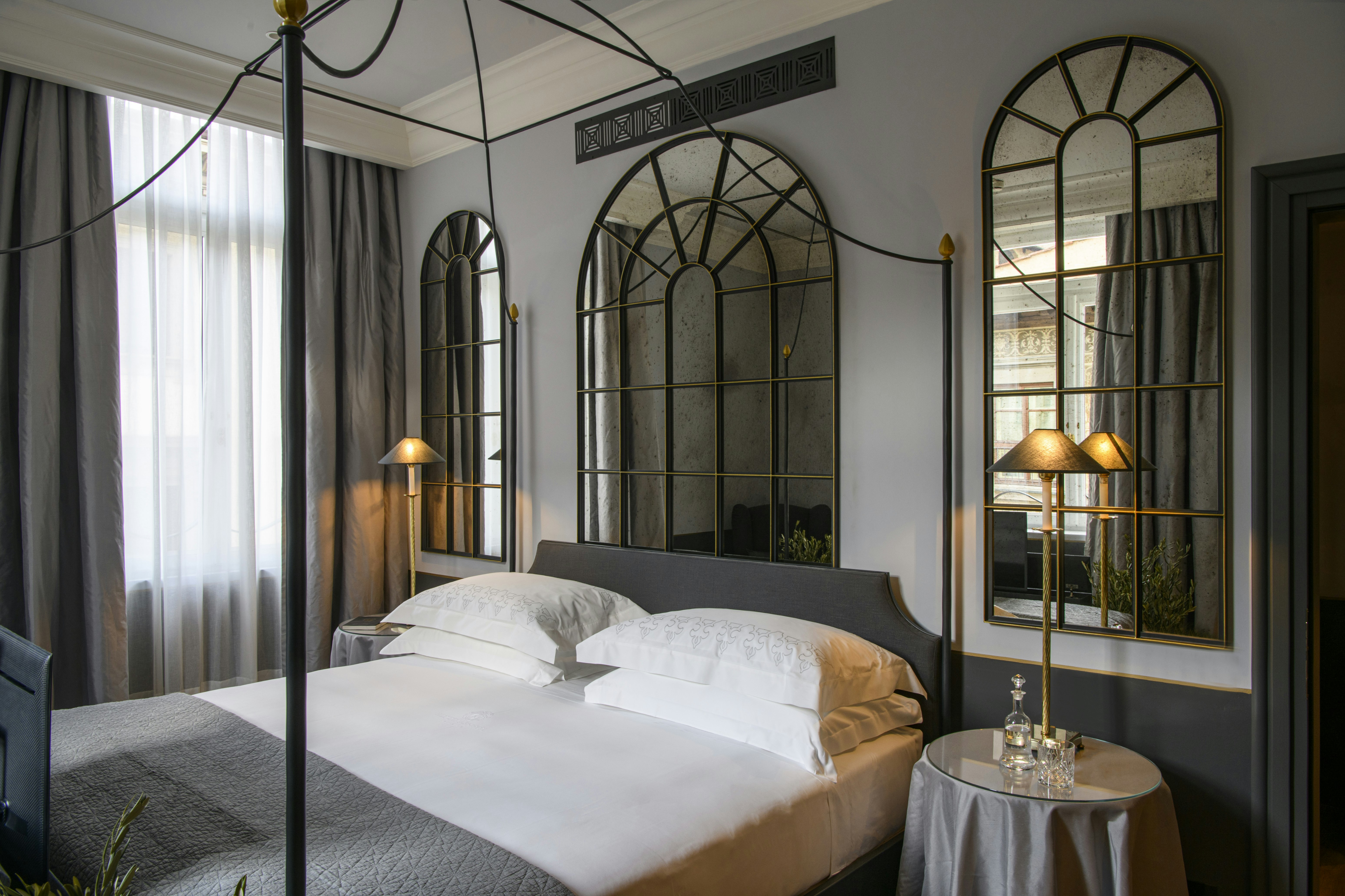 BRISTOL, SUITE