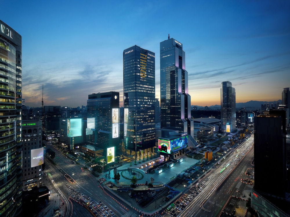 PARK HYATT SEOUL 70/76