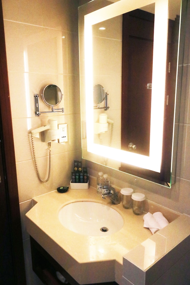 Novotel Shanghai Atlantis 34/68