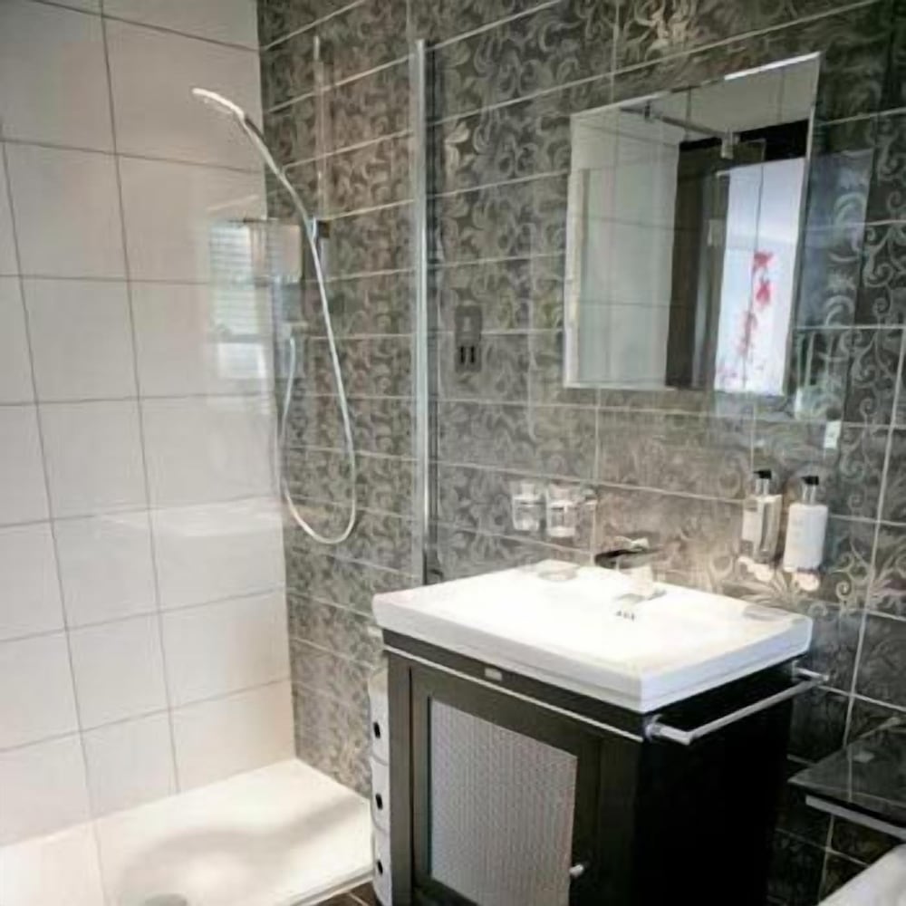 Windermere Suites 29/39