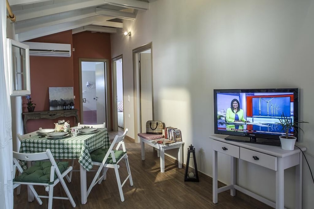 Vassilis Guest House 25/40