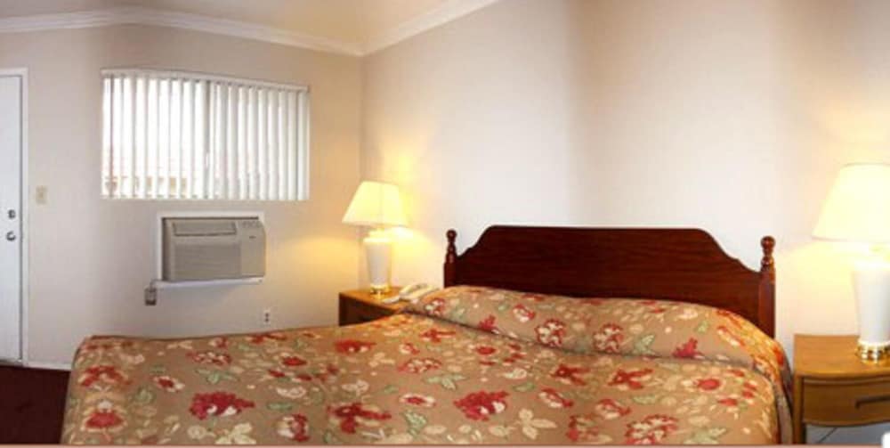 Sunset Inn and Suites 9/24