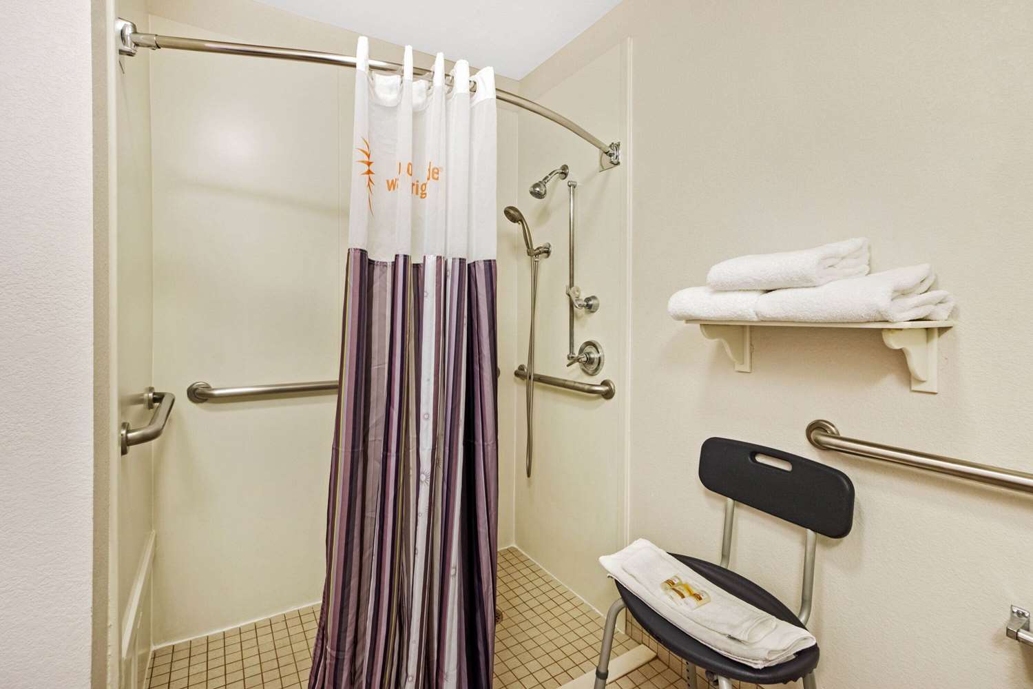 La Quinta Inn & Suites by Wyndham Albuquerque West 21/21