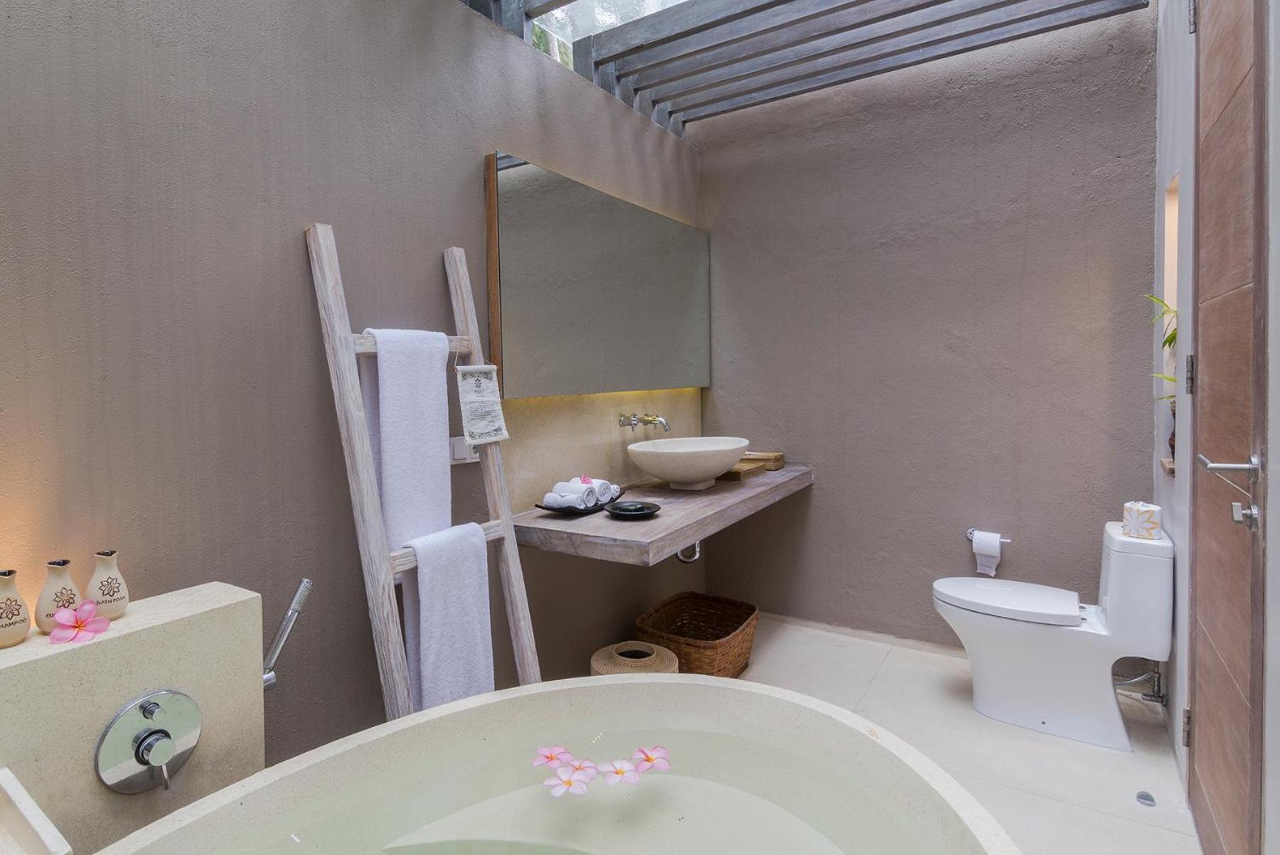 غرفة ديلوكس بسرير كينج، Svarga Resort 3/3