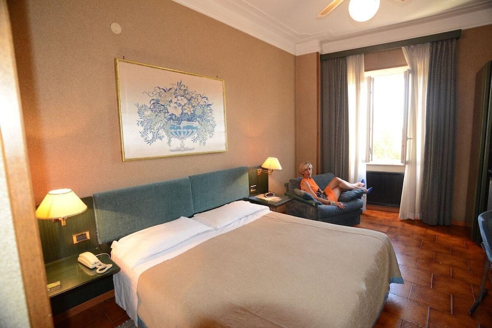 HOTEL GALLES 7/31