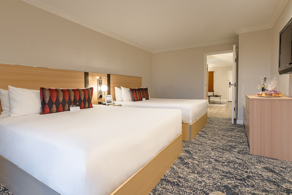 Executive Suites Hotel and Conference Centre Metro Vancouver 25/57