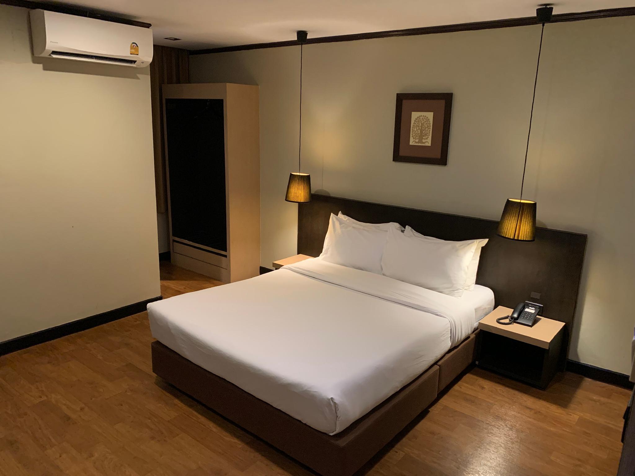 Deluxe, Double Bed, No Window