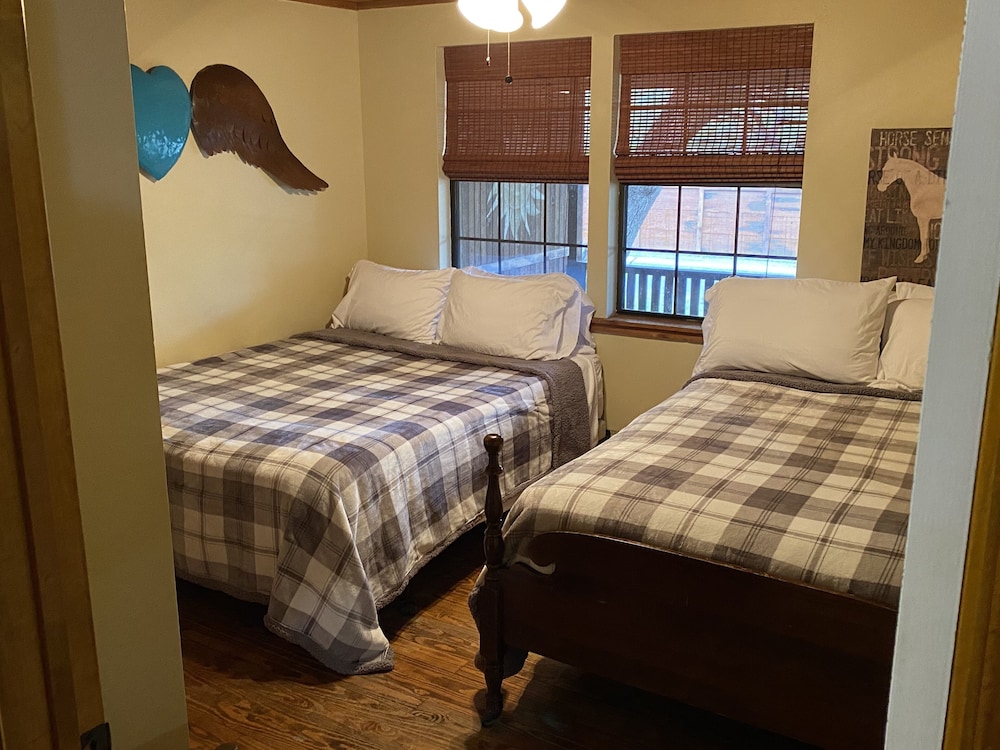 Frio Springs Lodges 11/50
