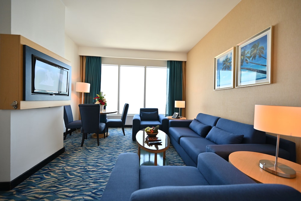Harbour Suite Hotel 23/33