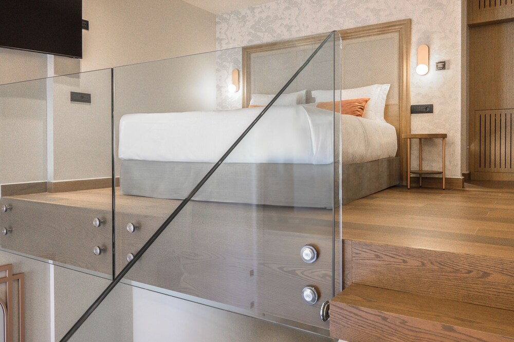 Castelo Boutique Suites by the sea 16/76