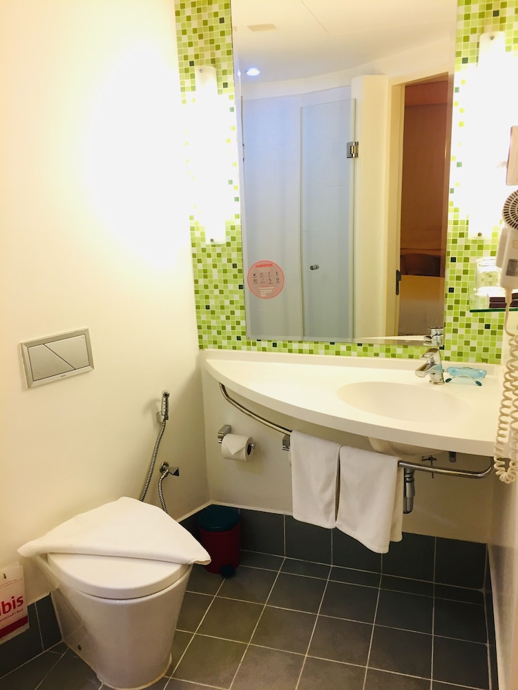 IBIS VIENTIANE NAM PHU 24/25