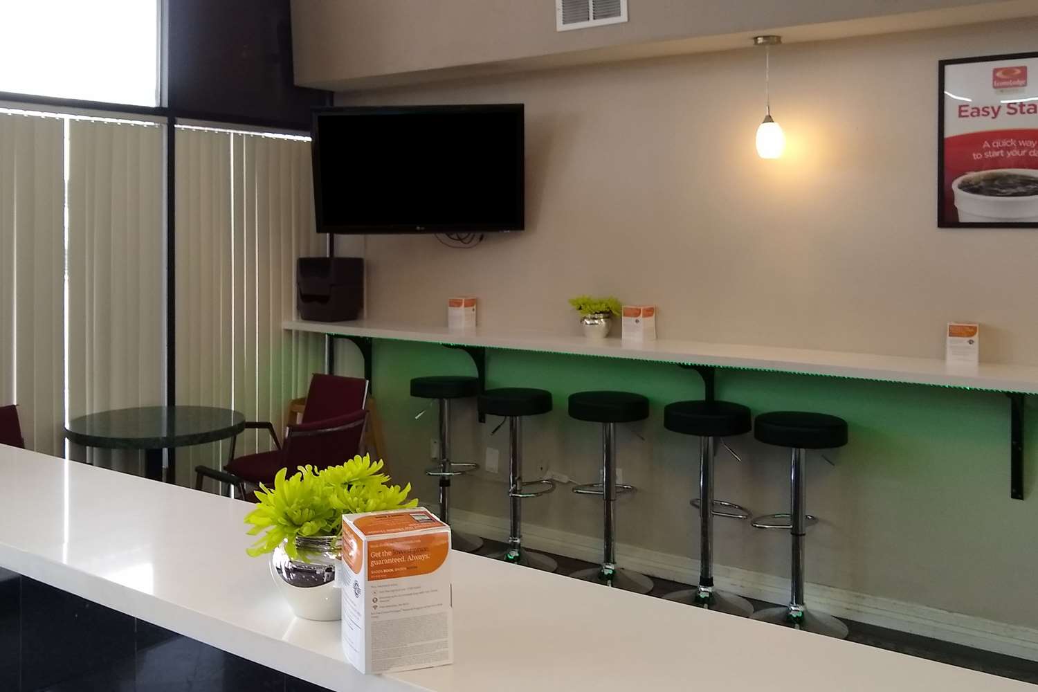 Econo Lodge Inn & Suites West - Energy Corridor 29/43