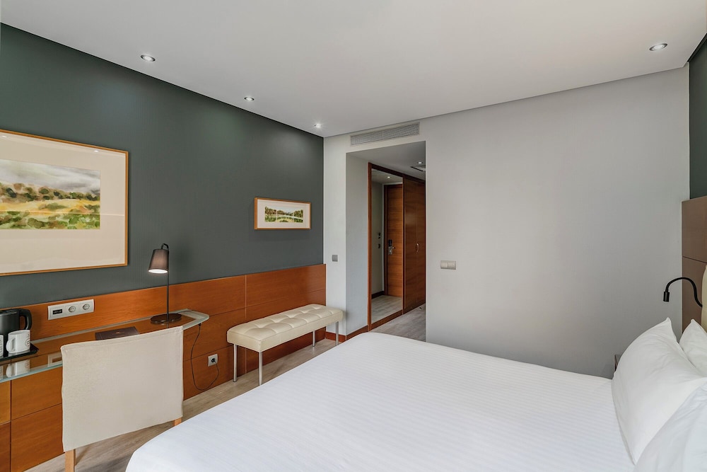 DELUXE, DOUBLE BED, WITH VIEW