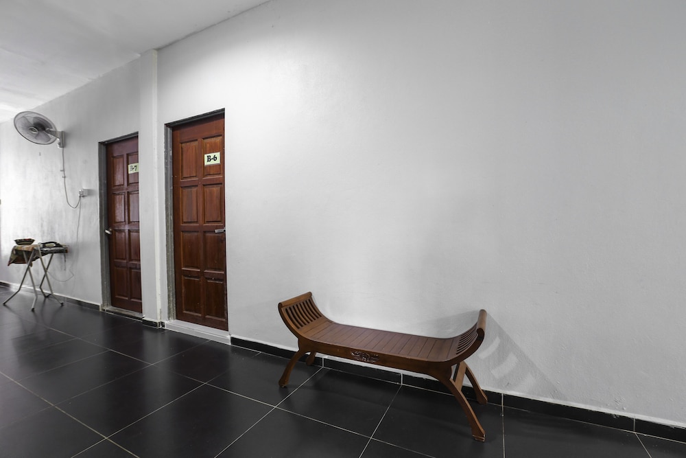 OYO 89933 Nun Hotel 写真2