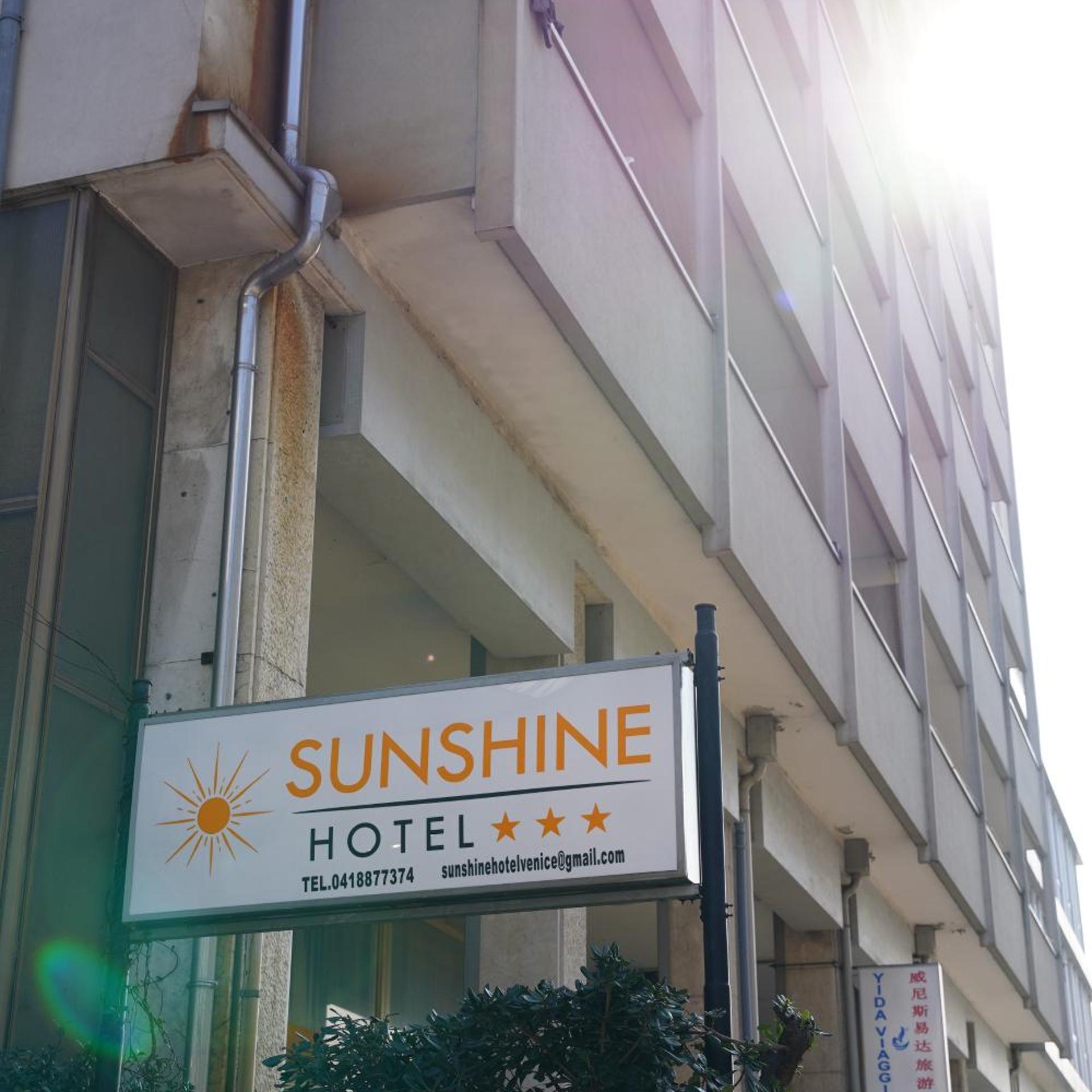 Sunshine HOTEL 2/50