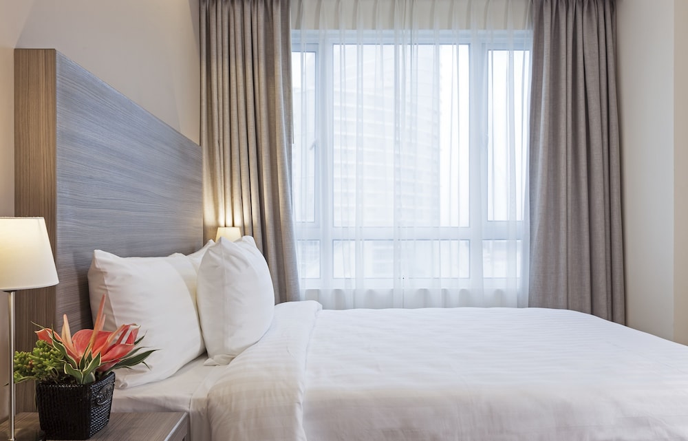 One Pacific Place Serviced Residences 15/38