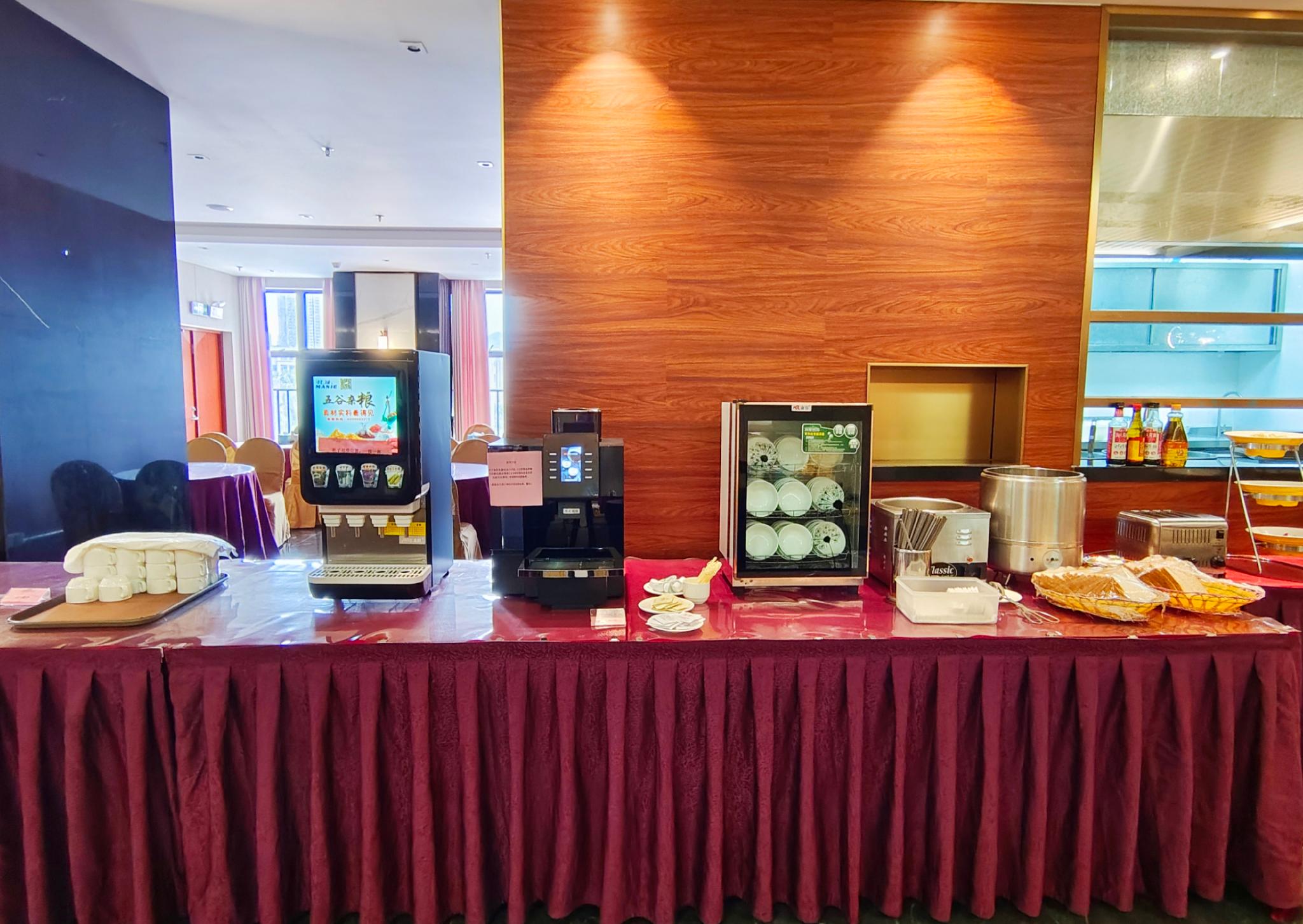 Romanjoy International Hotel 24/28