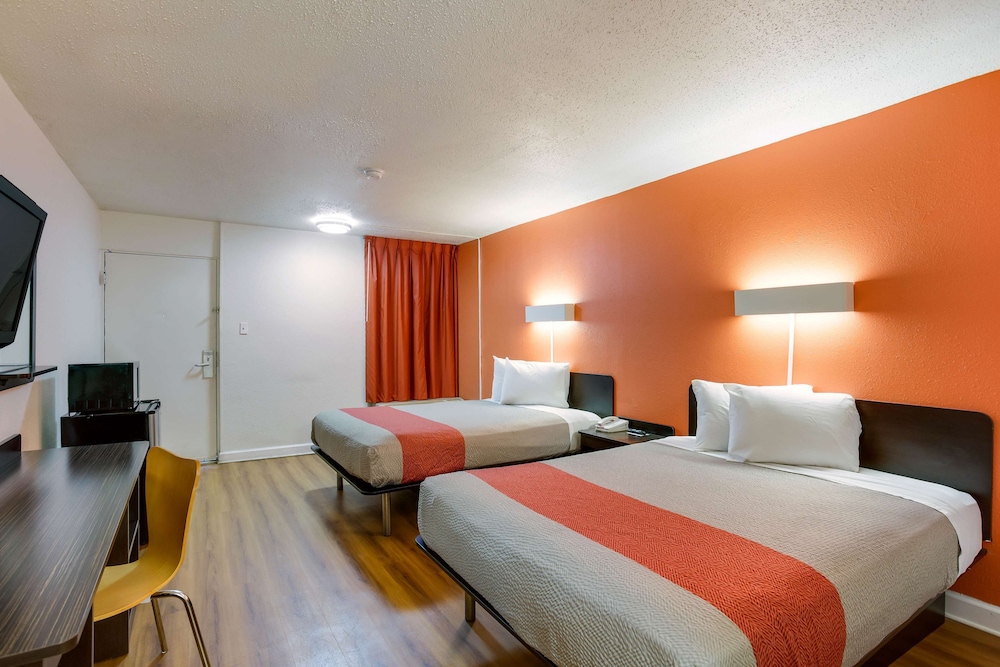 Motel6 Gainesville, FL 28/60