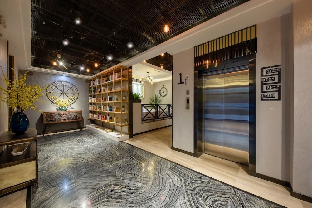 Shanghai Vintage Hotel Disneyland Branch 8/50