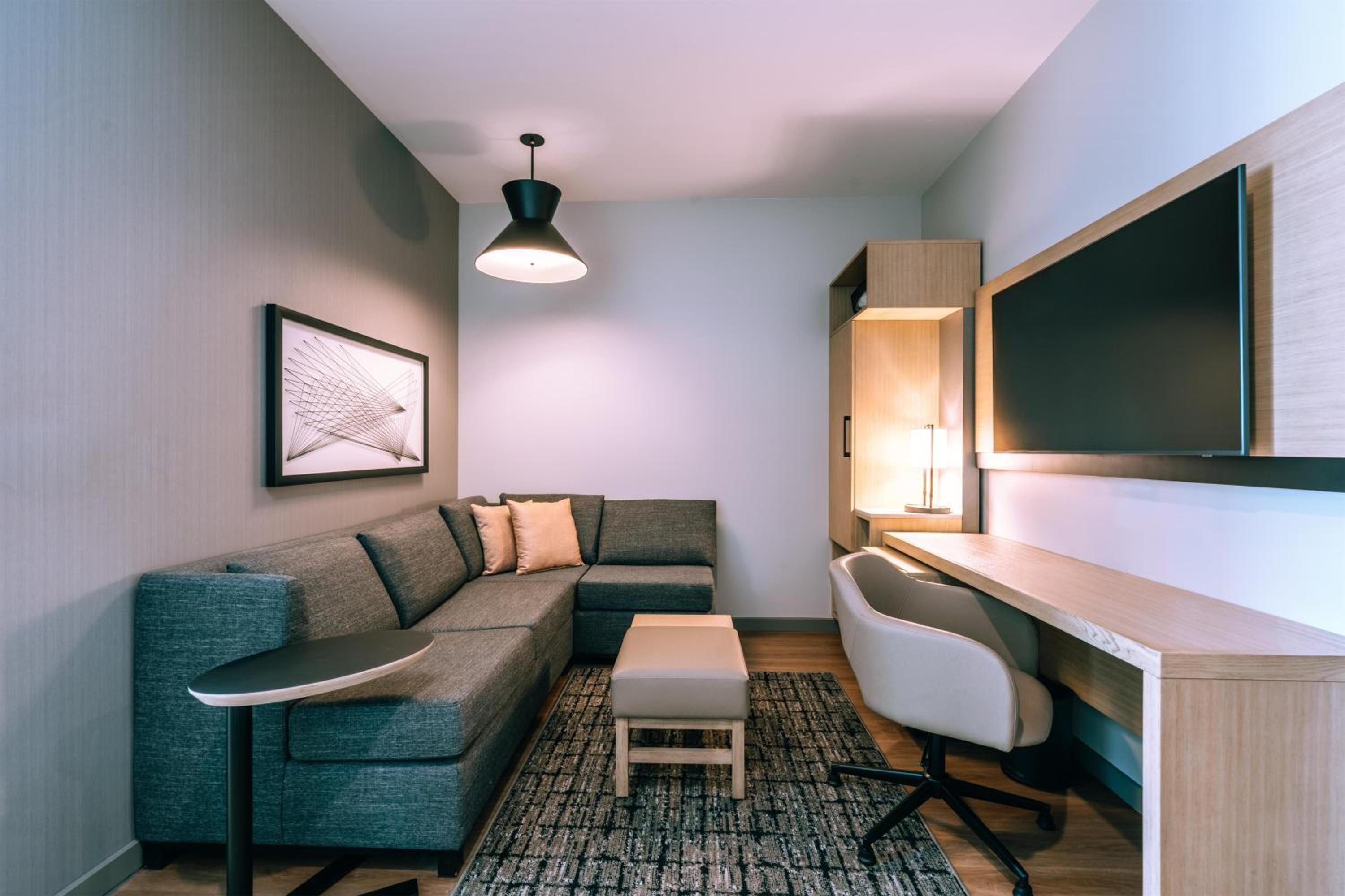 Hyatt Place Ontario Airport 34/50