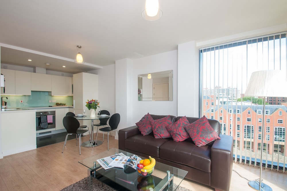 Cleyro Serviced Apartments - Finzels Reach 37/50