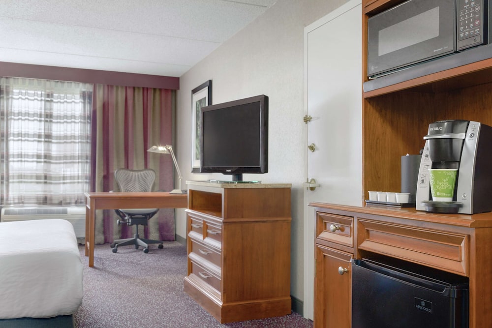 Hilton Garden Inn-Springfield Ma 12/24
