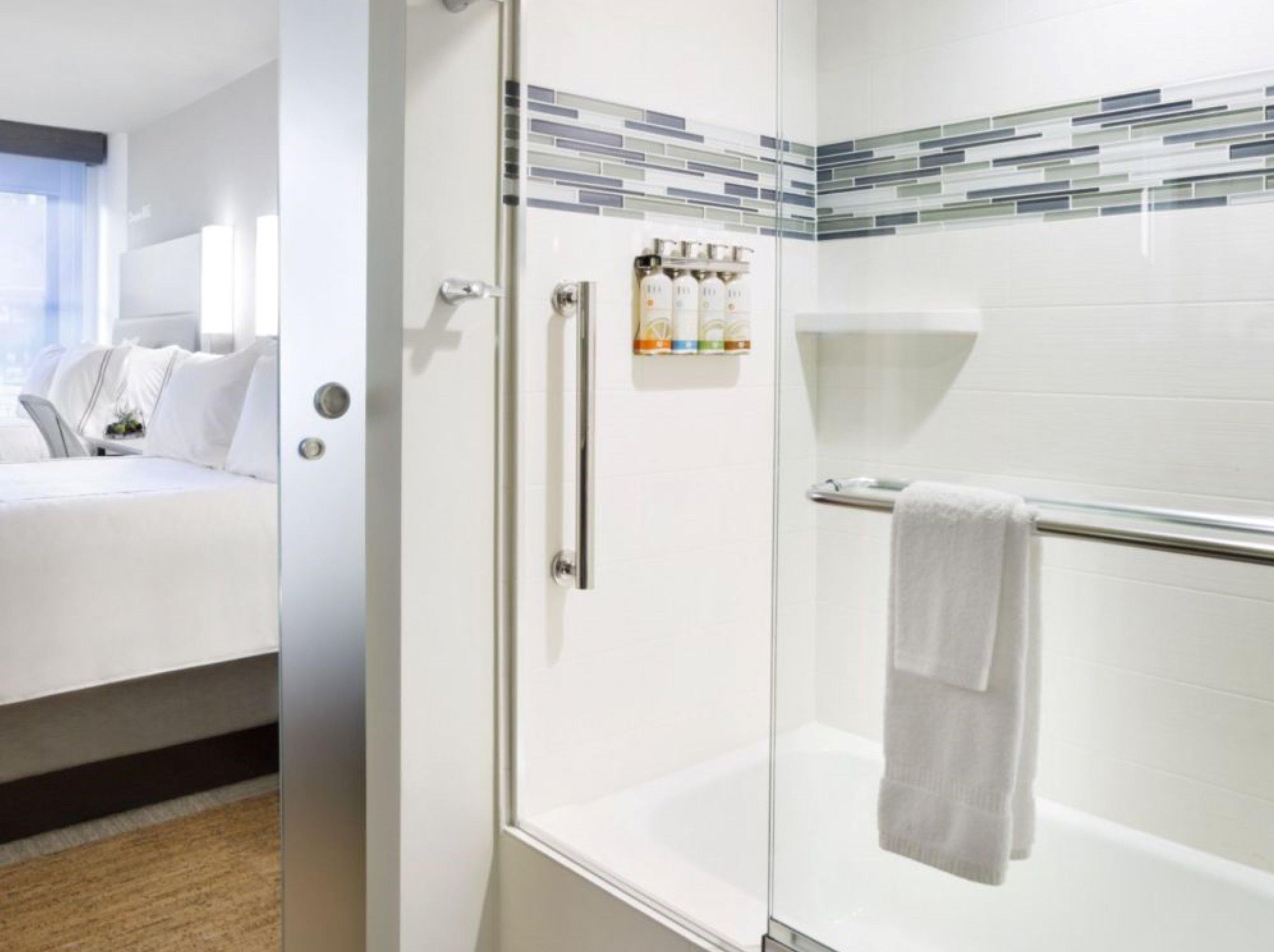 غرفة قياسية بسريرين مزدوجين بحوض استحمام، EVEN Hotel Rockville Washington DC Area 3/3